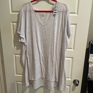 NWT Lane Bryant very light gray with colorful fleck open sleeve v-neck tee